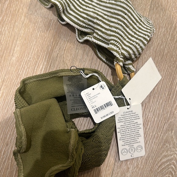 Cleonie Shell Maillot Smocked One-Piece Swimsuit - Picture 4 of 4